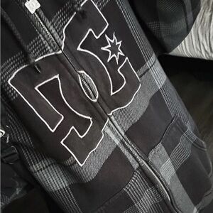 ISO LOOKING FOR THIS DC HOODIE
